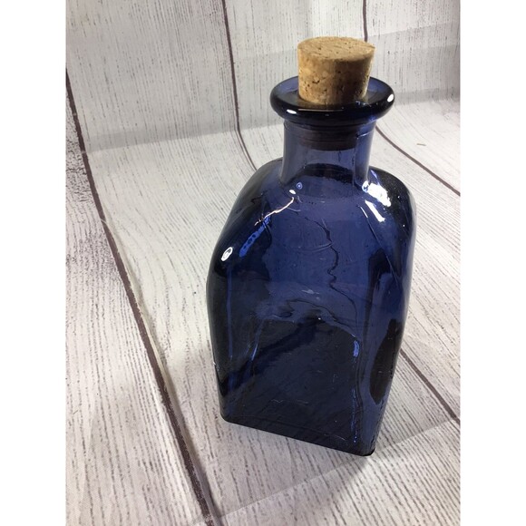 Vintage Sweet Antiques Blue Glass Bottle Radiana Advertising - Picture 4 of 7